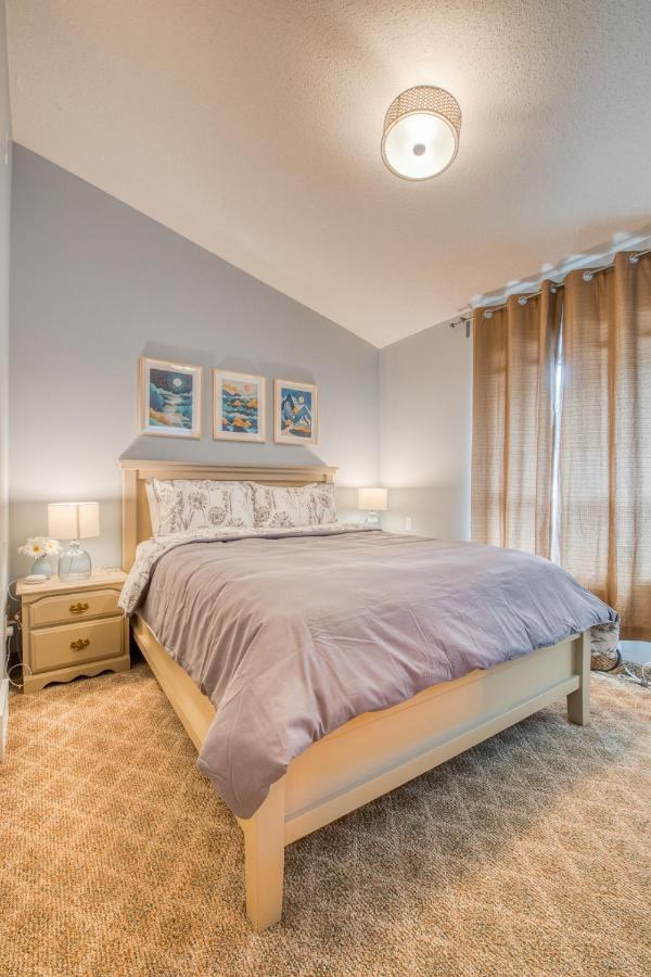 Beautiful Newly Reno 2Bdm 2 Bth Sleep Up To 6 Adults & Kids Mountain View Townhouse Suite 캔모어 외부 사진