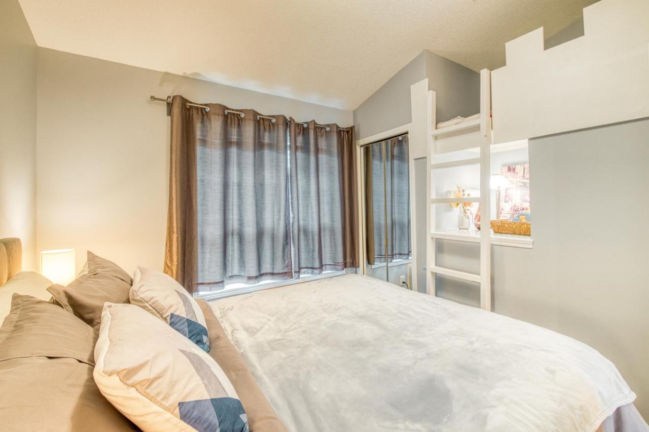 Beautiful Newly Reno 2Bdm 2 Bth Sleep Up To 6 Adults & Kids Mountain View Townhouse Suite 캔모어 외부 사진