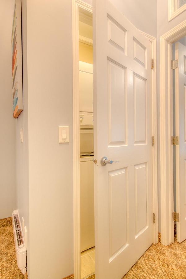 Beautiful Newly Reno 2Bdm 2 Bth Sleep Up To 6 Adults & Kids Mountain View Townhouse Suite 캔모어 외부 사진