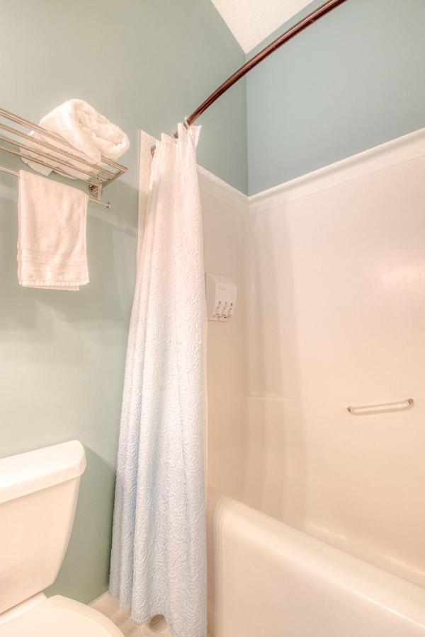 Beautiful Newly Reno 2Bdm 2 Bth Sleep Up To 6 Adults & Kids Mountain View Townhouse Suite 캔모어 외부 사진