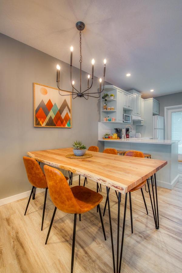 Beautiful Newly Reno 2Bdm 2 Bth Sleep Up To 6 Adults & Kids Mountain View Townhouse Suite 캔모어 외부 사진